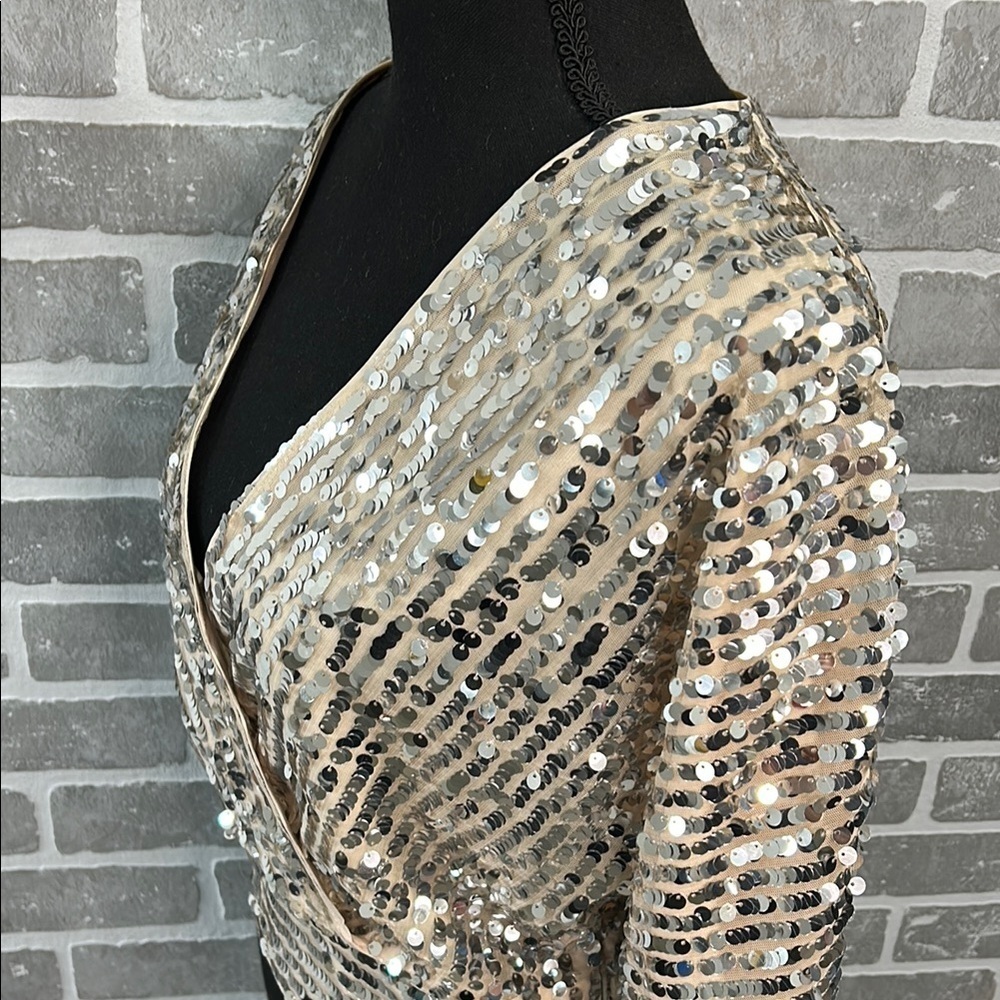 ASOS DESIGN long sleeve batwing sequin wrap top‎ Women’s Size 10 - Picture 6 of 8